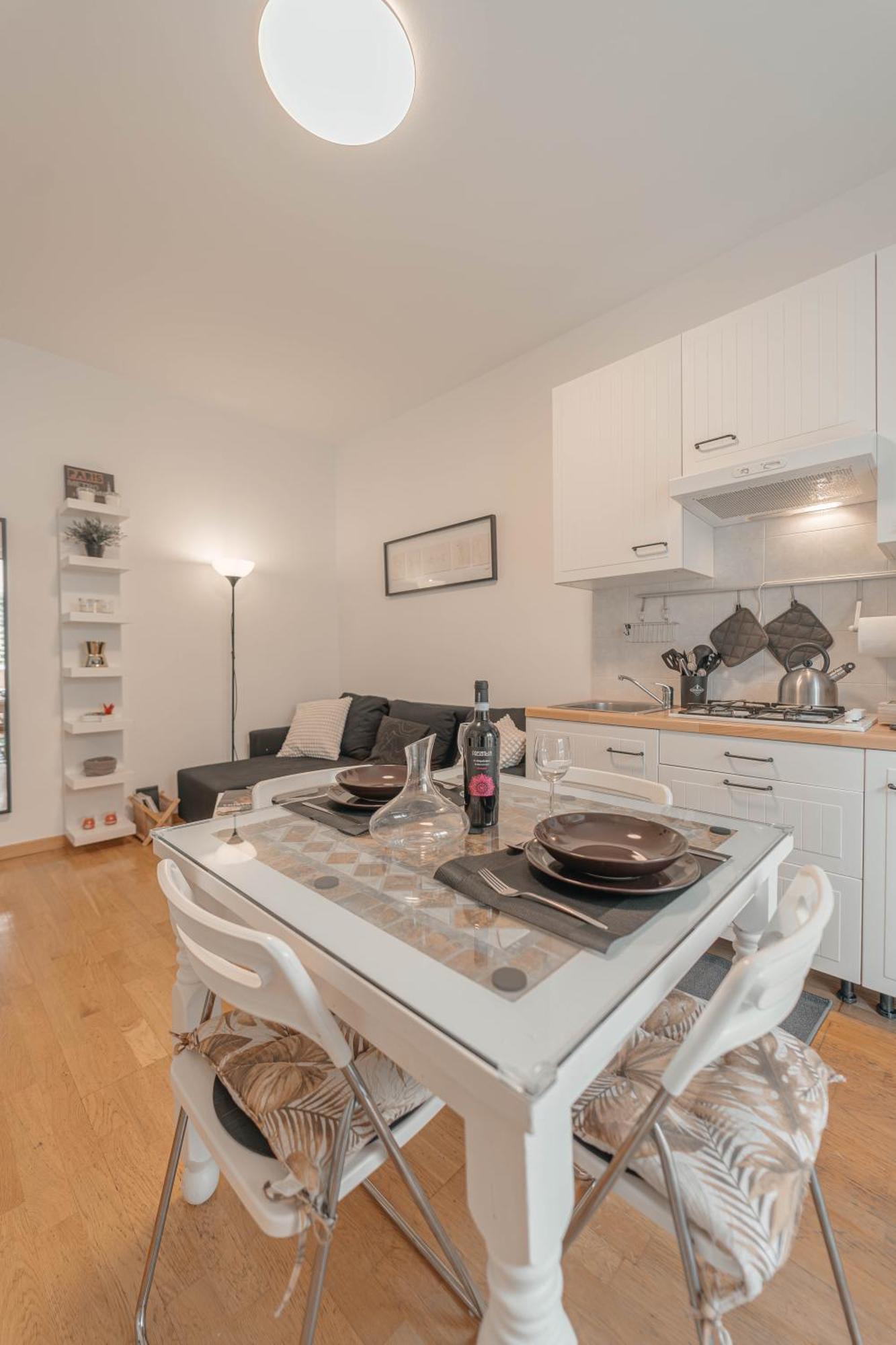 Solari New Apt Milan Exterior photo
